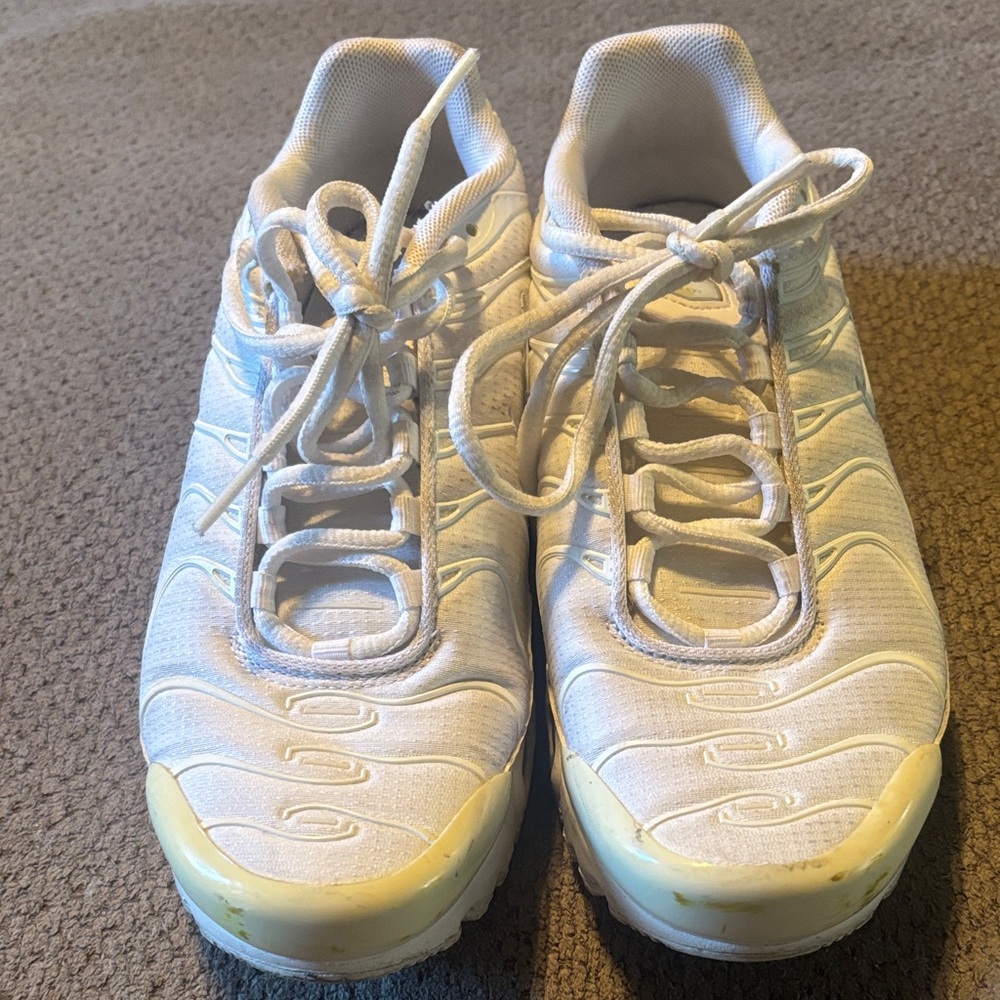 Nike White Athletic Sneakers. Almost new. Few marks